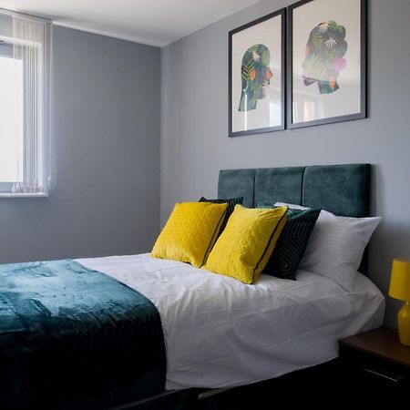 Pahuna Ghar Birmigham City 2 Bedroom Apartment- Short To Mid Term Let-Free Secure Parking Birmingham Eksteriør bilde