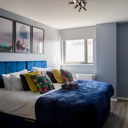 Pahuna Ghar Birmigham City 2 Bedroom Apartment- Short To Mid Term Let-Free Secure Parking Birmingham Eksteriør bilde