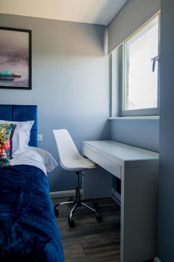 Pahuna Ghar Birmigham City 2 Bedroom Apartment- Short To Mid Term Let-Free Secure Parking Birmingham Eksteriør bilde