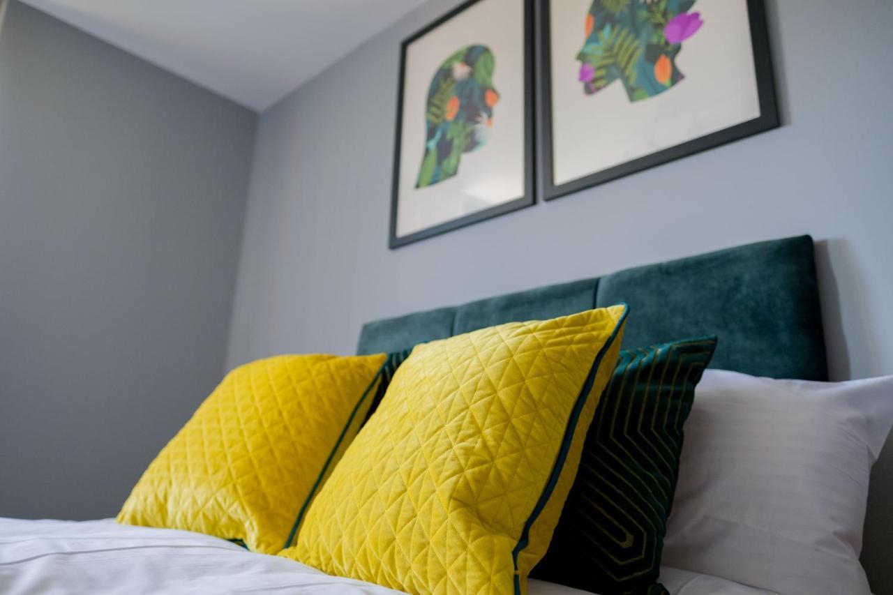 Pahuna Ghar Birmigham City 2 Bedroom Apartment- Short To Mid Term Let-Free Secure Parking Birmingham Eksteriør bilde